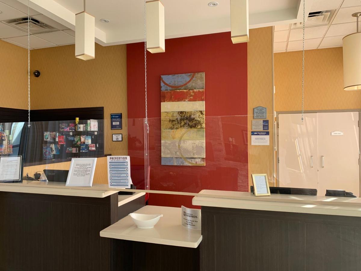 Best Western Plus Bowmanville Exterior foto