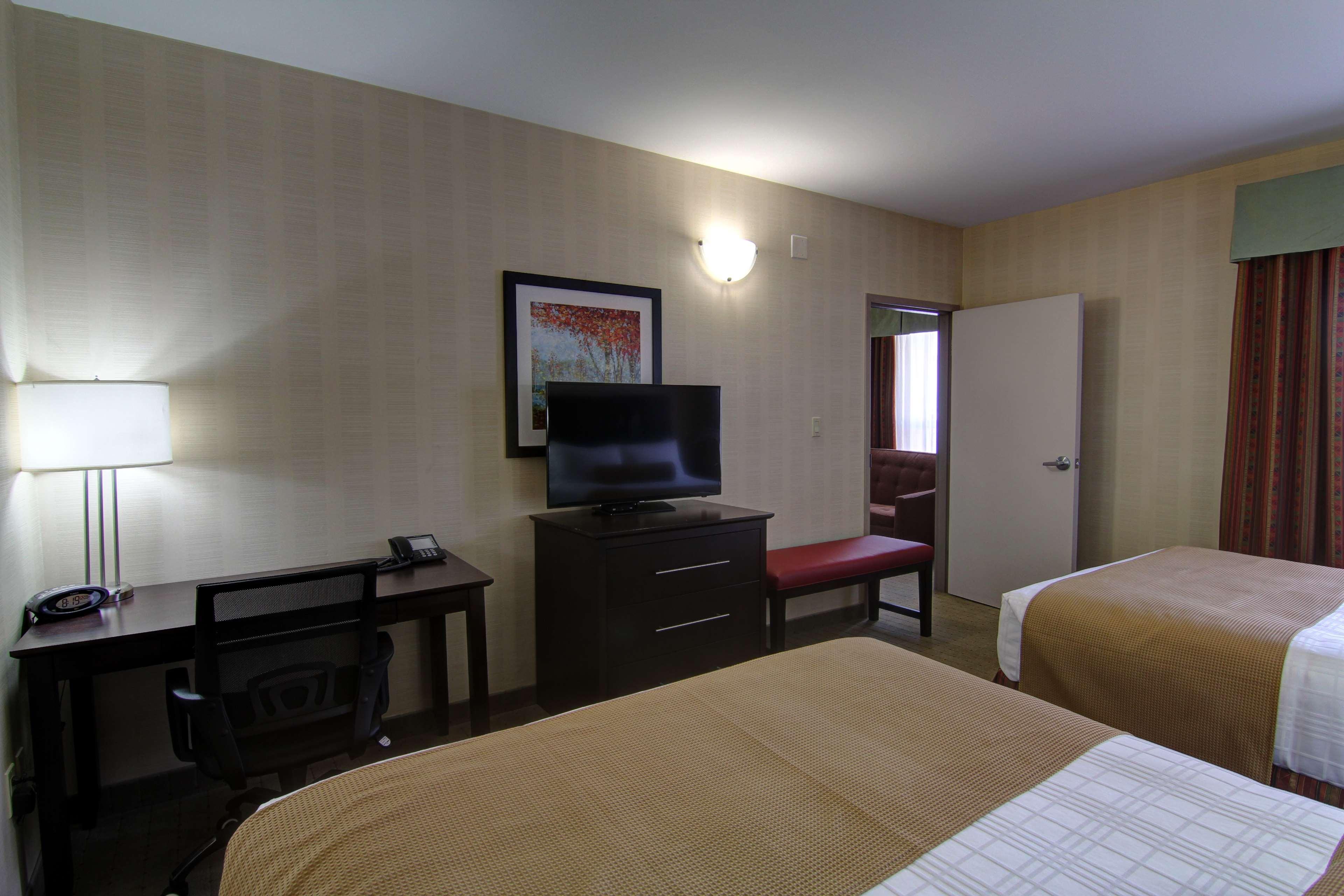 Best Western Plus Bowmanville Exterior foto