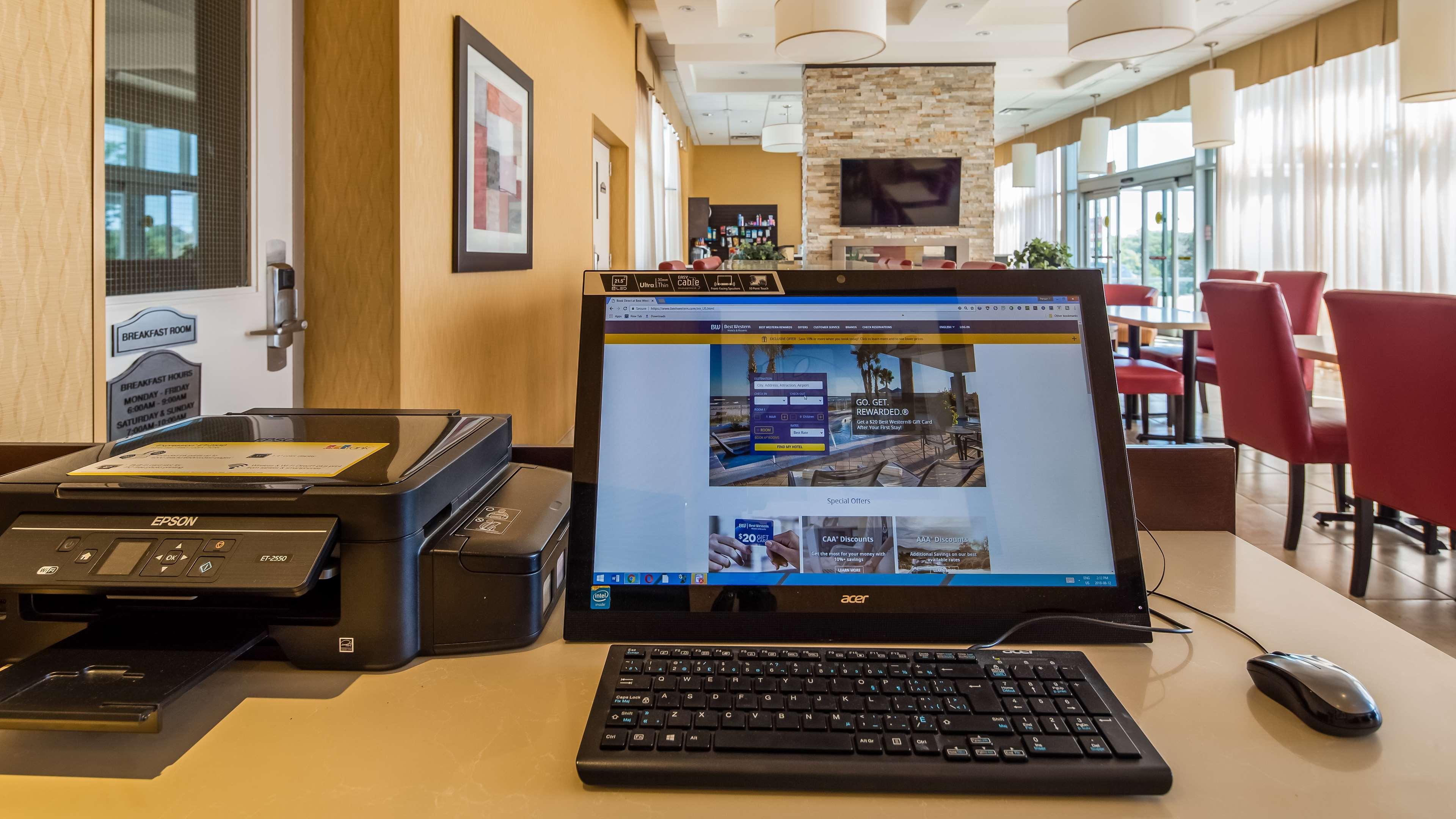 Best Western Plus Bowmanville Exterior foto