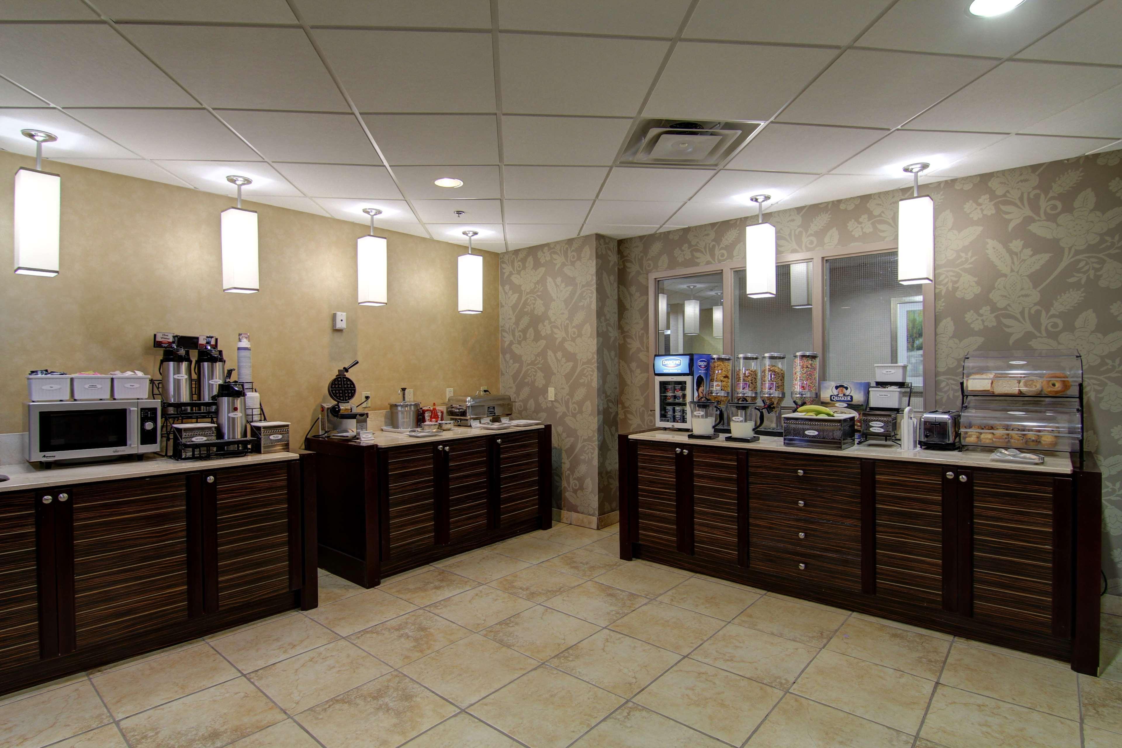 Best Western Plus Bowmanville Exterior foto