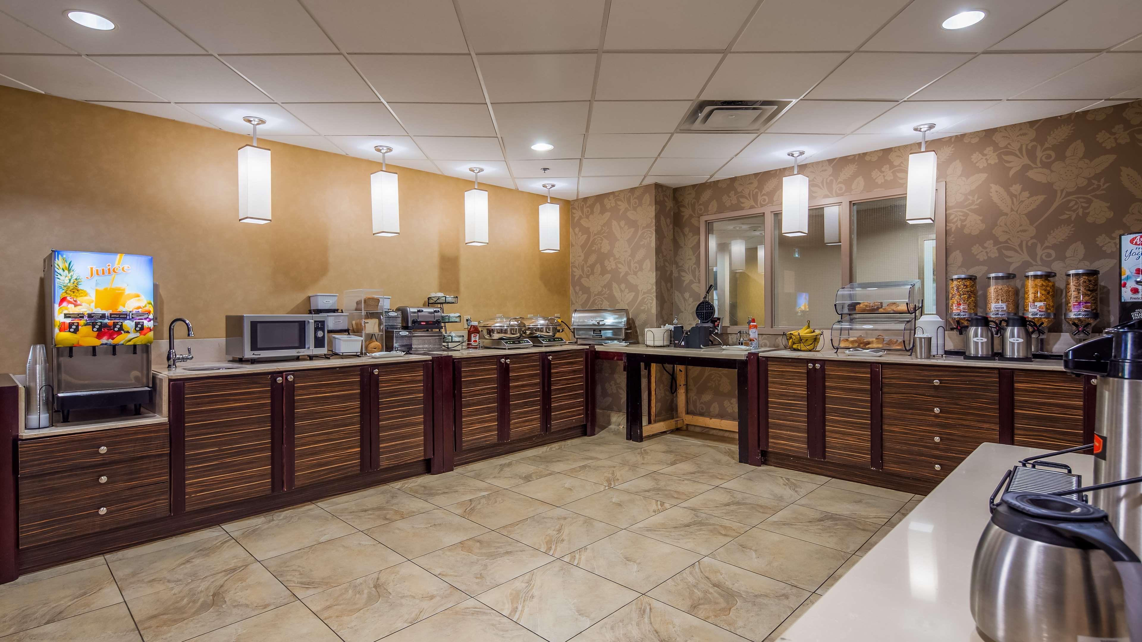 Best Western Plus Bowmanville Exterior foto