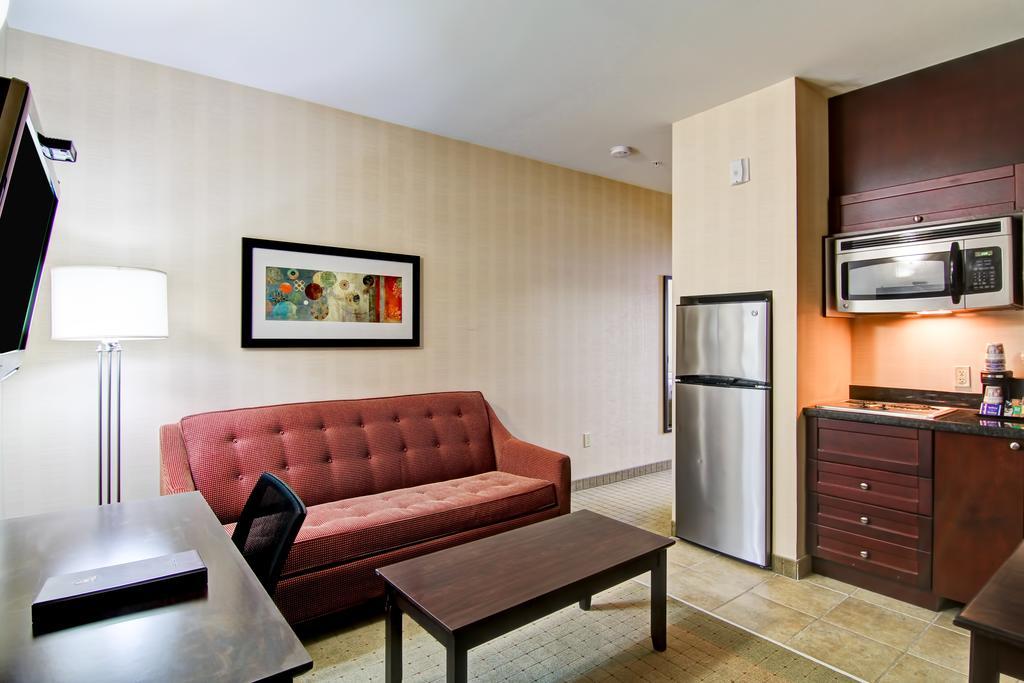 Best Western Plus Bowmanville Exterior foto