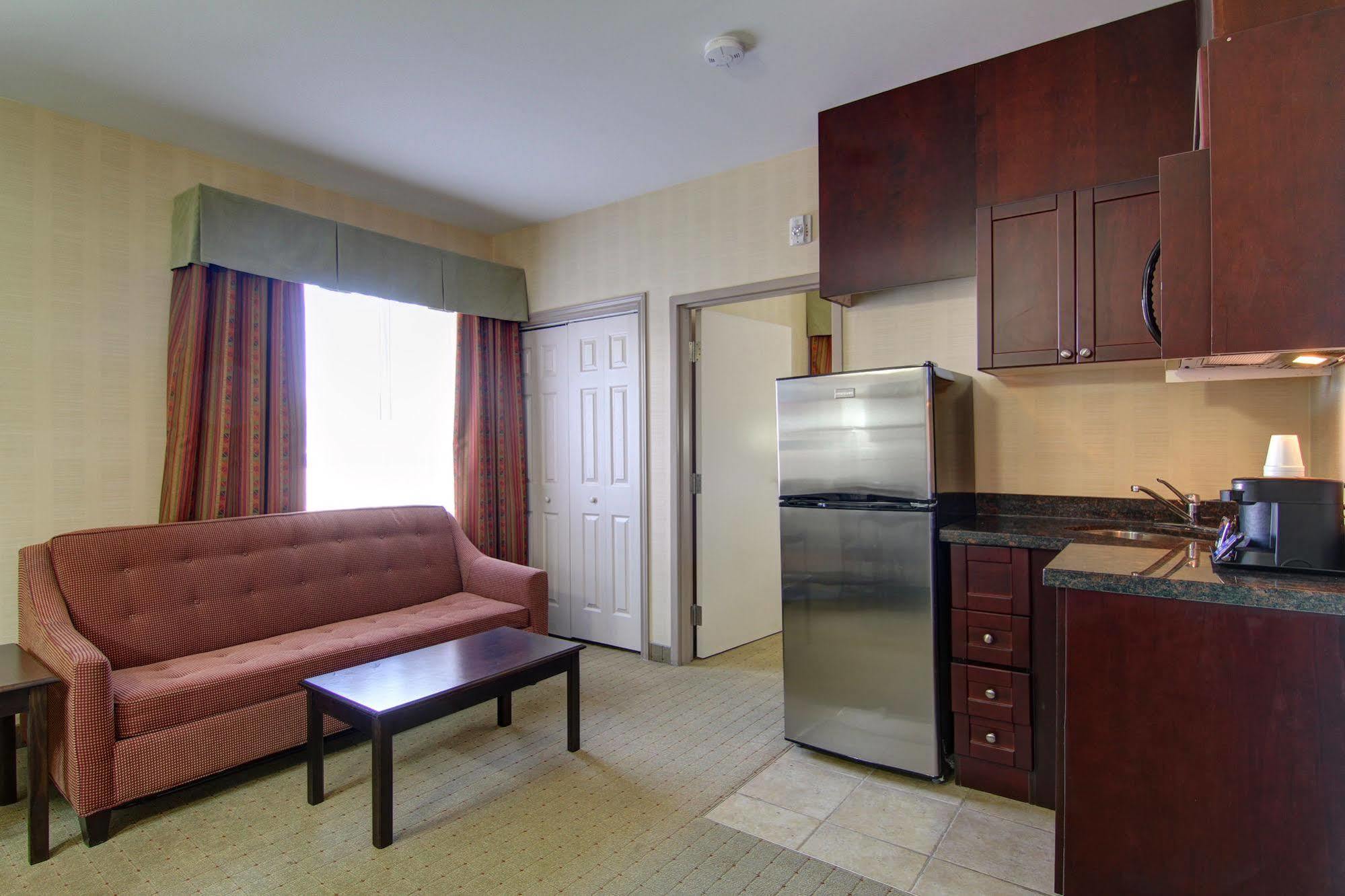 Best Western Plus Bowmanville Exterior foto